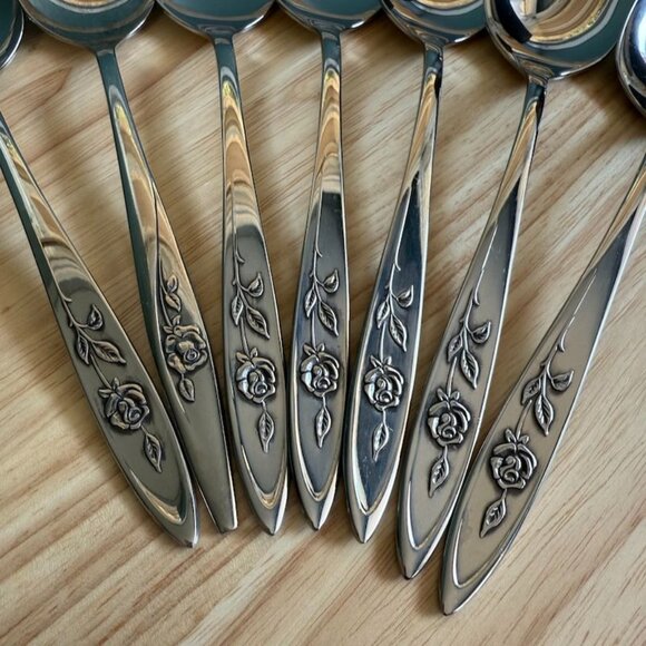 7 Vintage Oneida My Rose Serving Spoons 8 1/4 in - Picture 3 of 9
